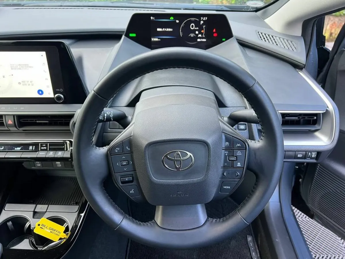 Toyota Prius 1.8 HYBRID // LIKE NEW 3, 000 KM // D - Image 4