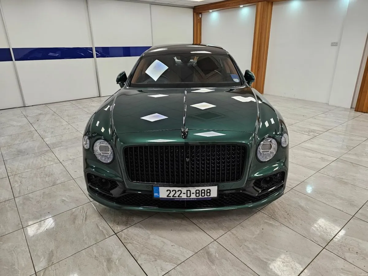 Bentley Flying Spur V6 Hybrid Auto // Racing Green - Image 4