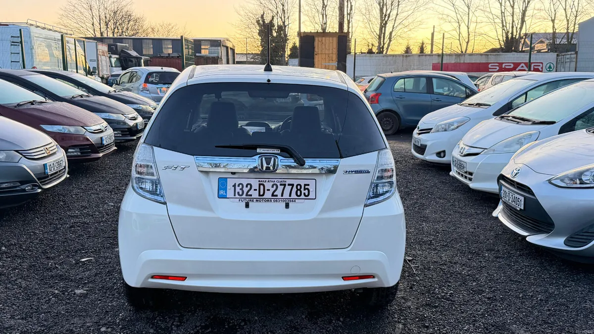 2013 Honda Fit 1.3 Hybrid Automatic - Image 3