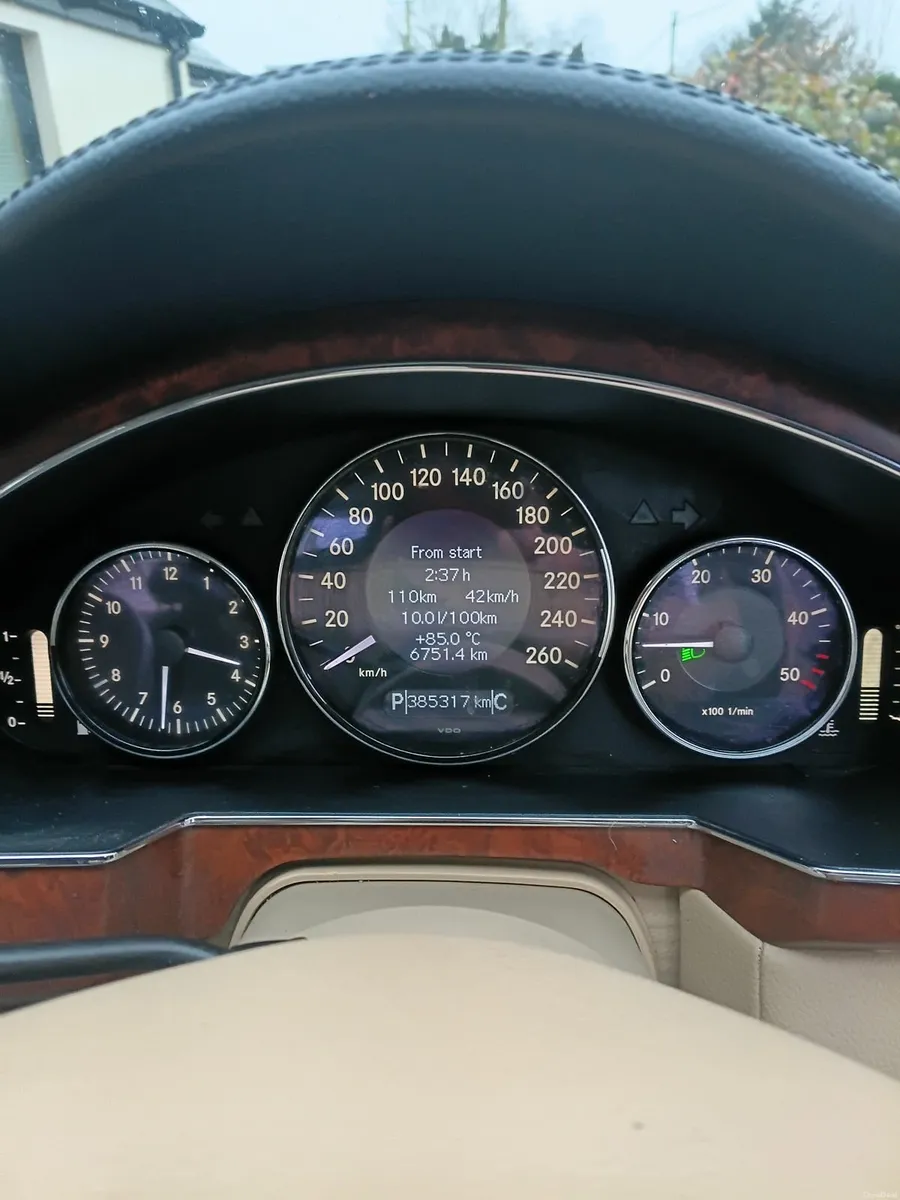 Mercedes-Benz CLS 2009 - Image 2