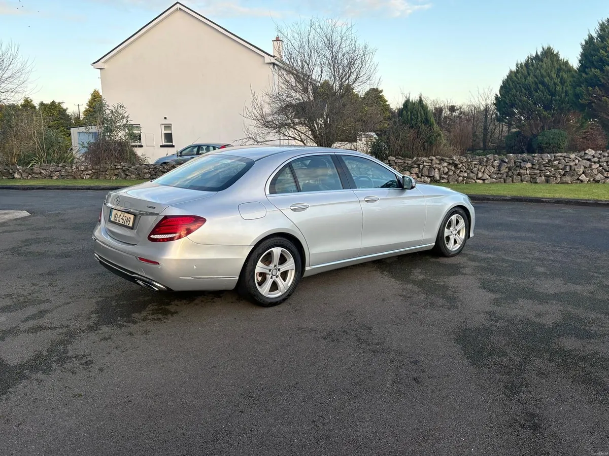 Mercedes-Benz E-Class 2016 - Image 3