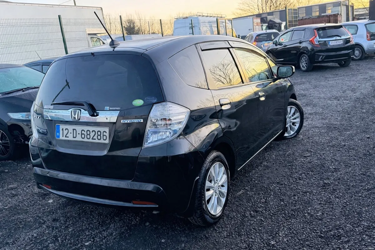Hodna Fit 2012 AUTOMTIC Hybrid LOW MILEAGE - Image 4