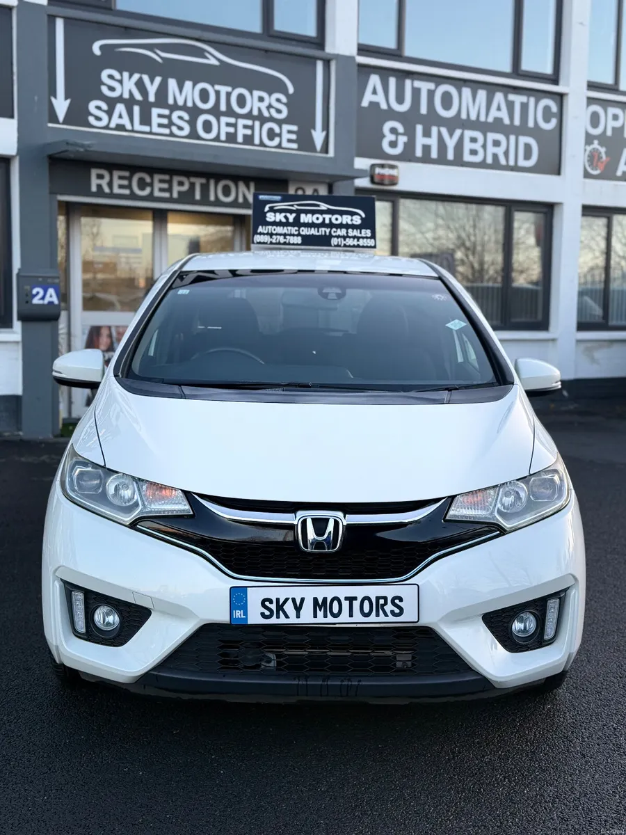 2016 Honda Fit 1.5 Hybrid auto sport specs - Image 2