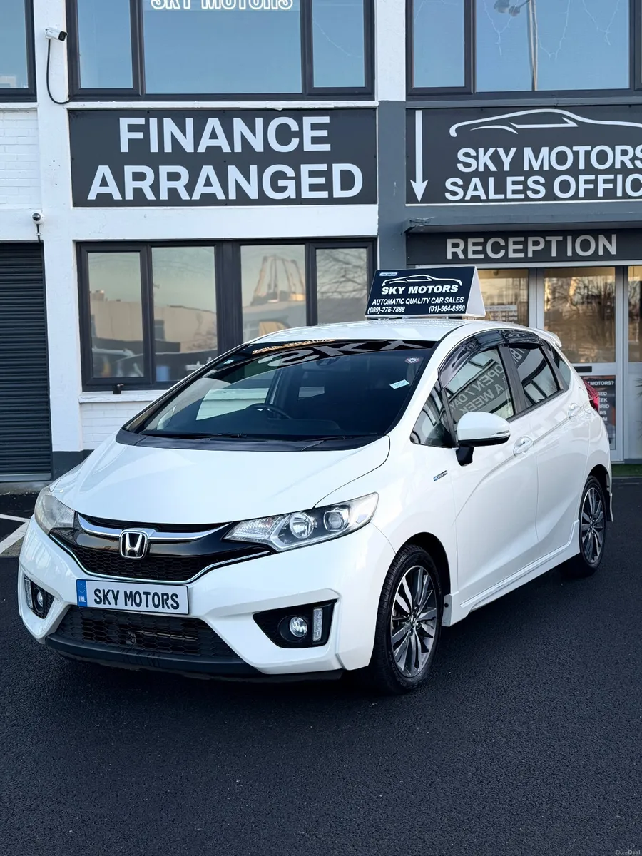 2016 Honda Fit 1.5 Hybrid auto sport specs - Image 3