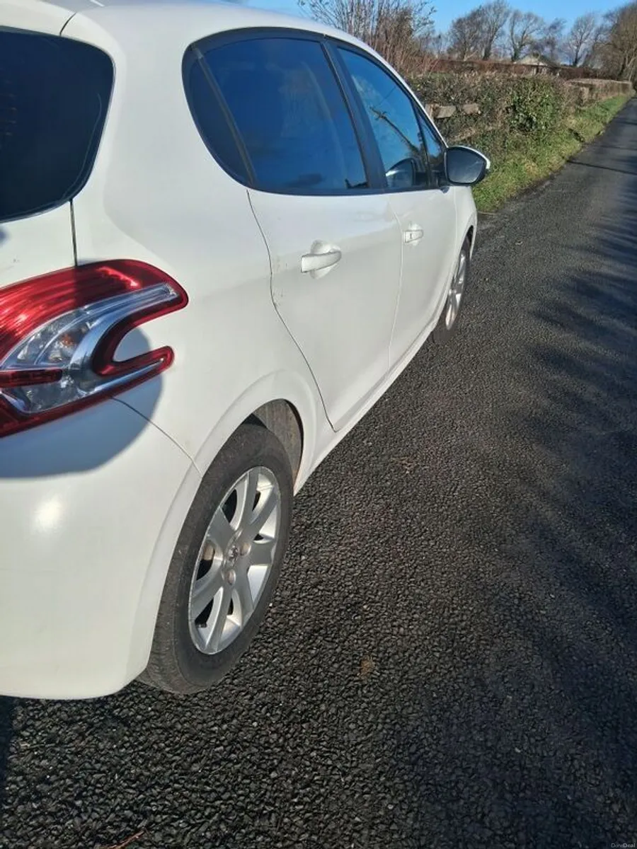 2015 Peugeot 208 - Image 4