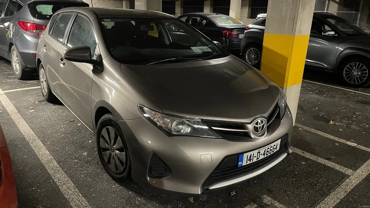Toyota Auris 2014 - Image 1