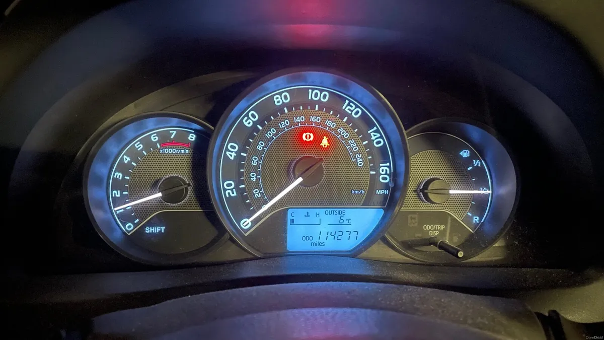 Toyota Auris 2014 - Image 3