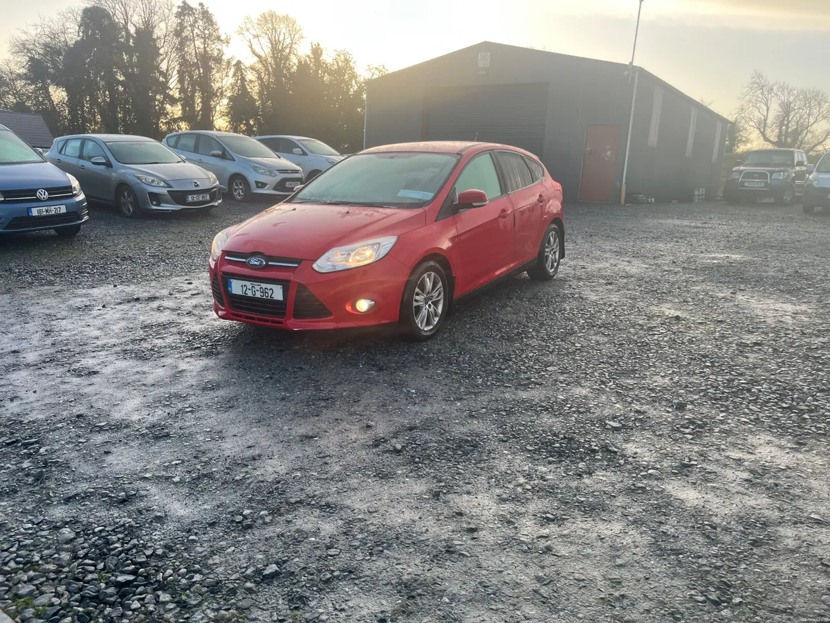 Ford Focus 2012 - Image 2