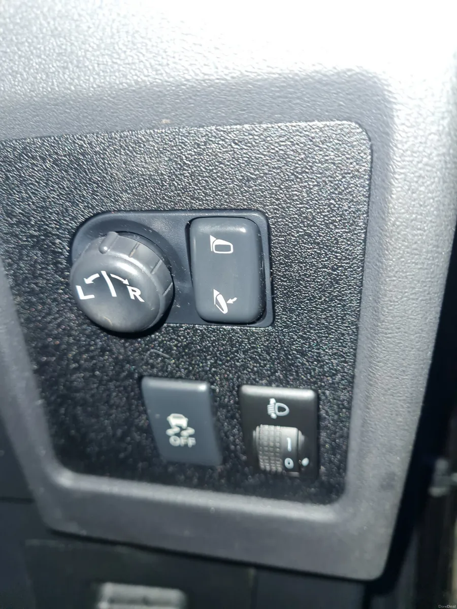 2011 Nissan Qashqai+2 Nct'd Tax 08/26 - Image 3