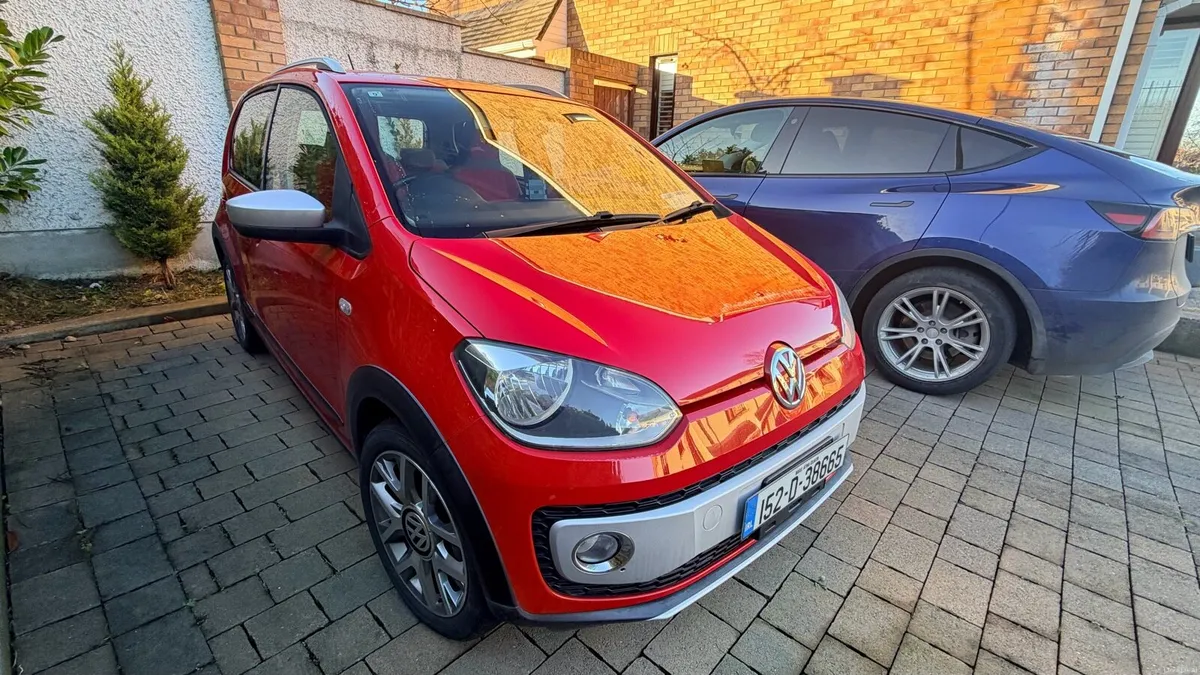 2015 Volkswagen Cross Up - Automatic - Image 1