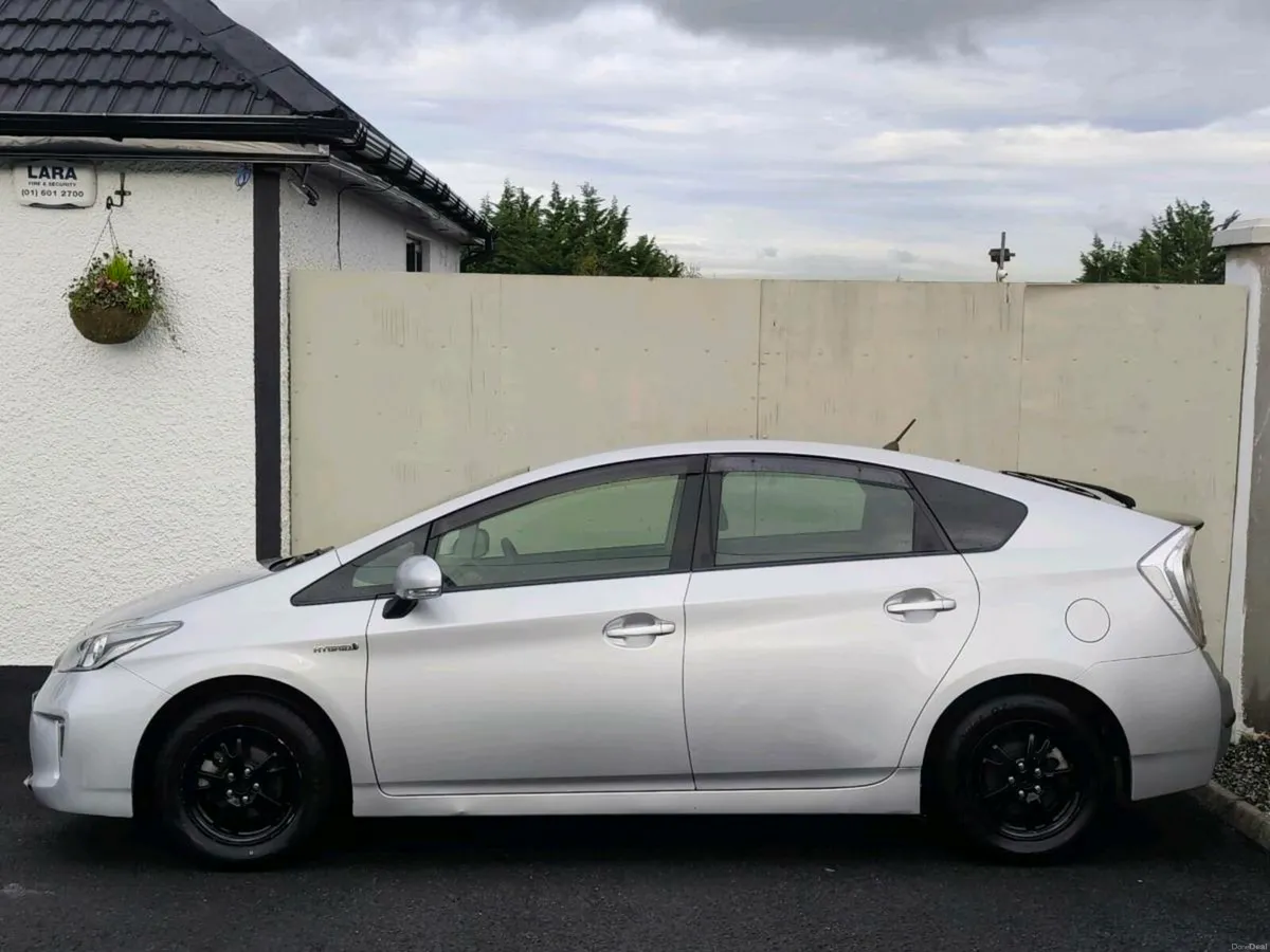 Toyota Prius - Image 2