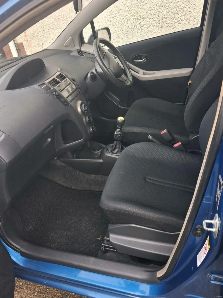 Toyota yaris - Image 4