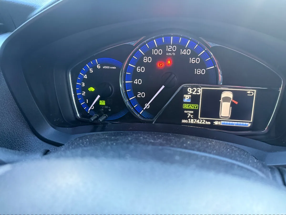 Toyota Corolla 2015 - Image 4