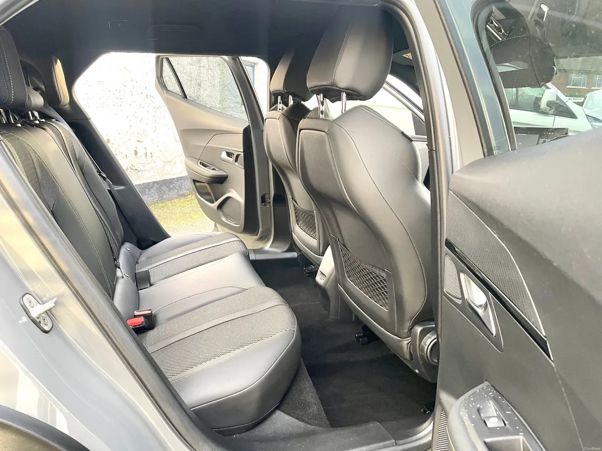 Peugeot E2008 GT-Line 50KWH 136BHP Auto Hatch,2024 - Image 4