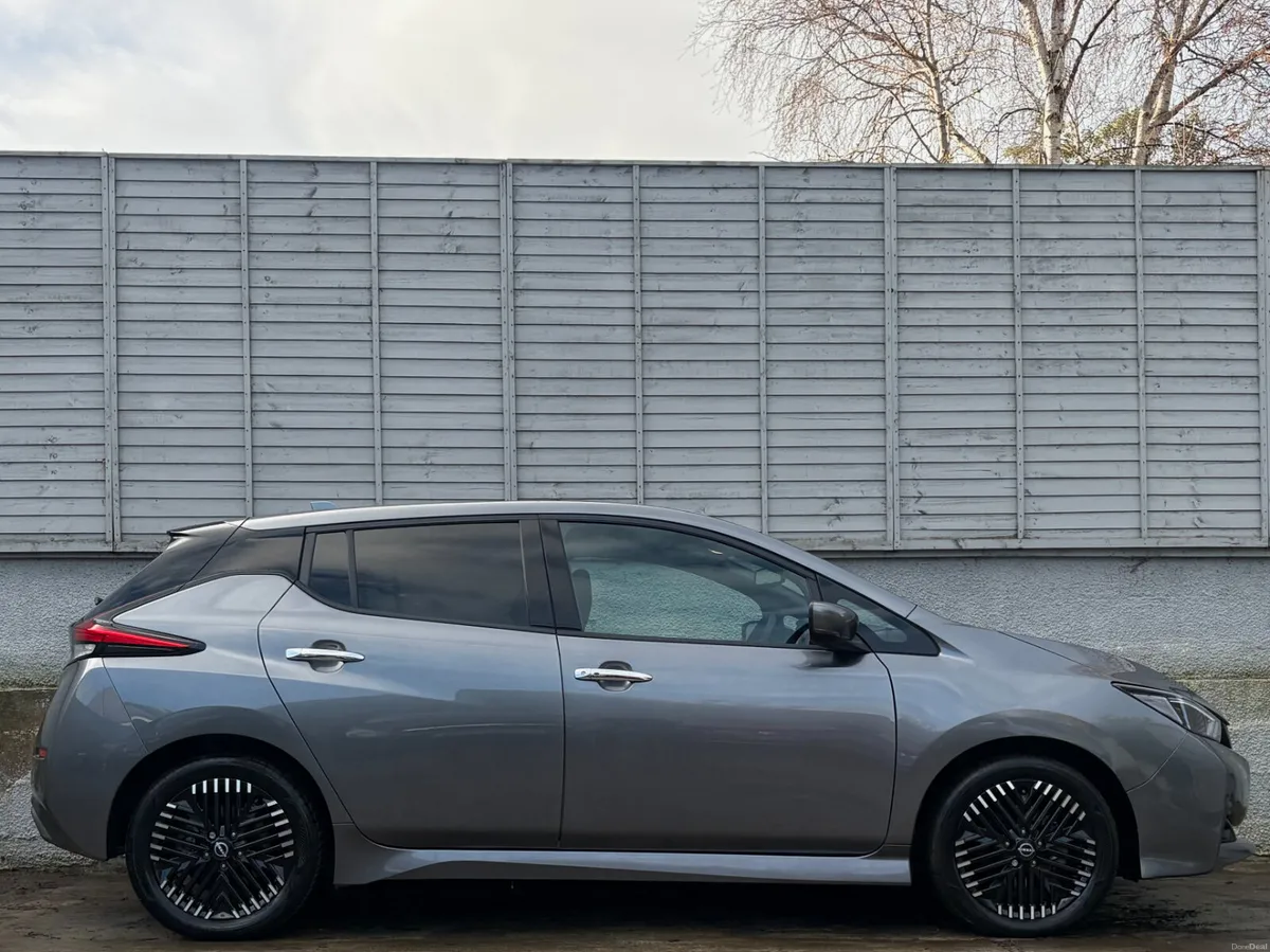 Nissan Leaf 2024 TEKNA TOP SPEC / APPLE & ANDROID - Image 3