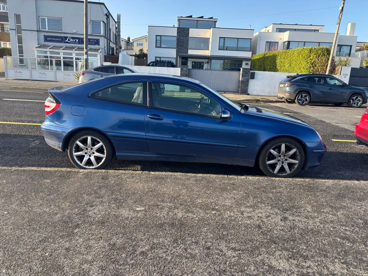 Mercedes Coupé C200 Automatic - Image 2