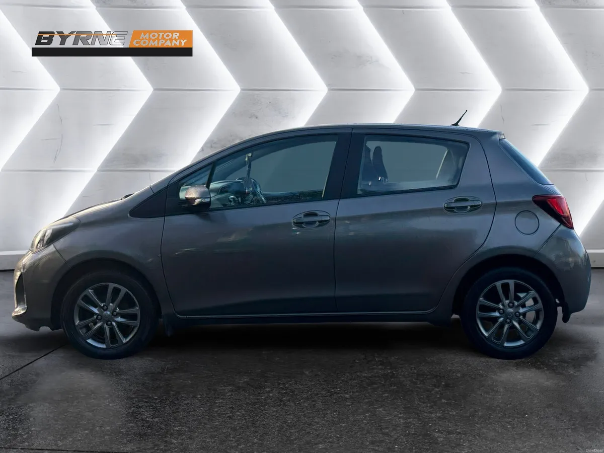 TOYOTA YARIS 1.0 LUNA 2016 - Image 2