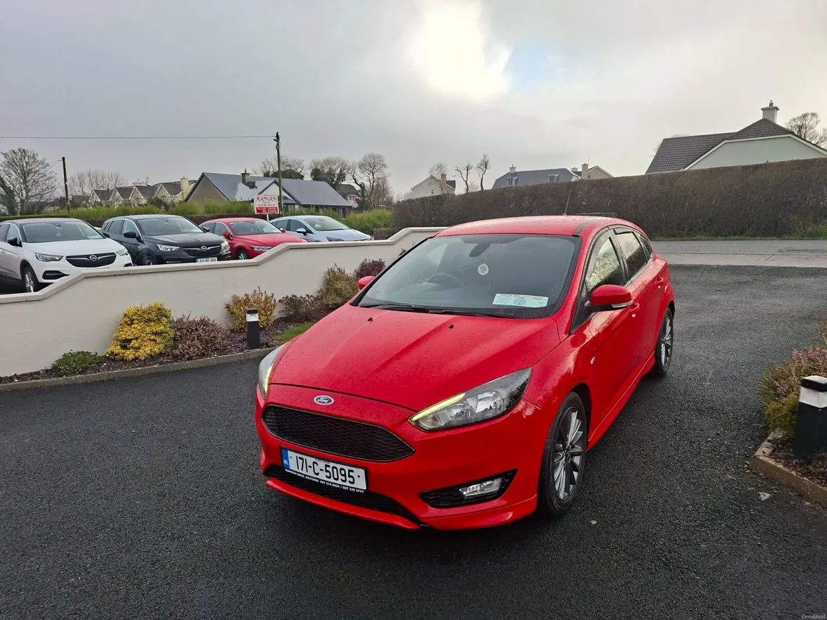 Ford Focus 2017 - Image 2