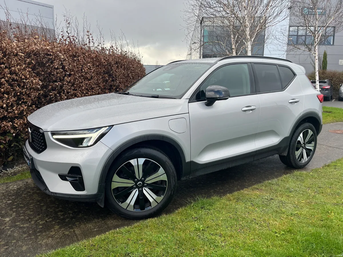 Volvo XC40 2022 1.5 T4 Recharge *Hi Spec* - Image 3