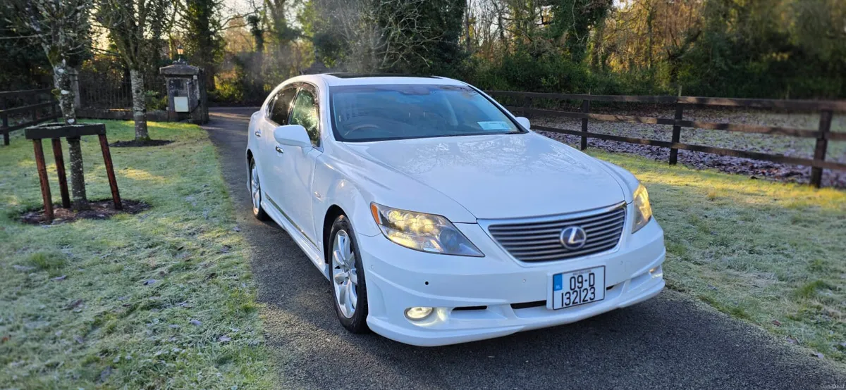 2009 Lexus LS 600 h Road tax 400 euro - Image 3
