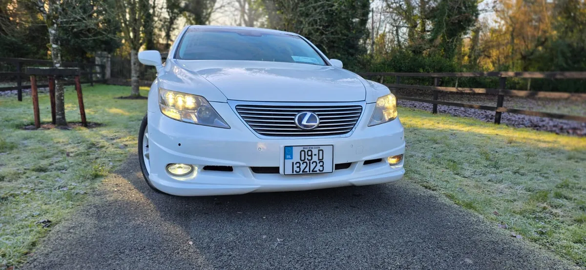 2009 Lexus LS 600 h Road tax 400 euro - Image 2
