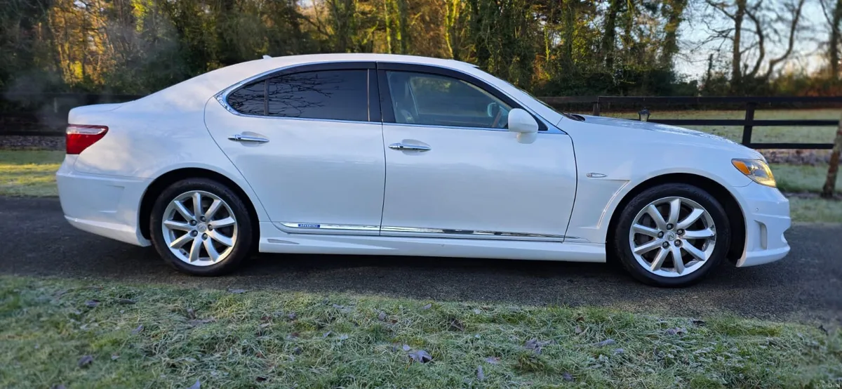 2009 Lexus LS 600 h Road tax 400 euro - Image 4