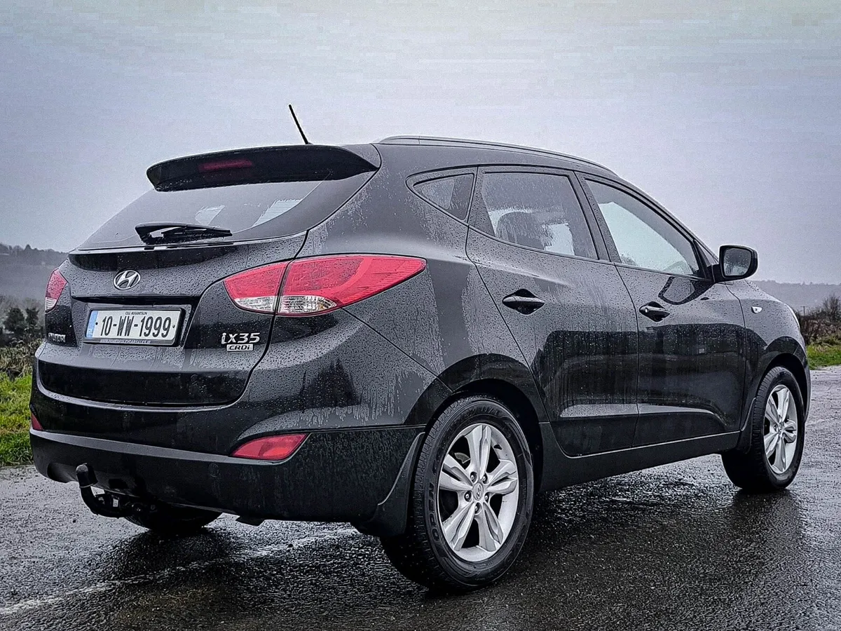 2010 Hyundai IX35 2.0 LTR Crossover - Image 3