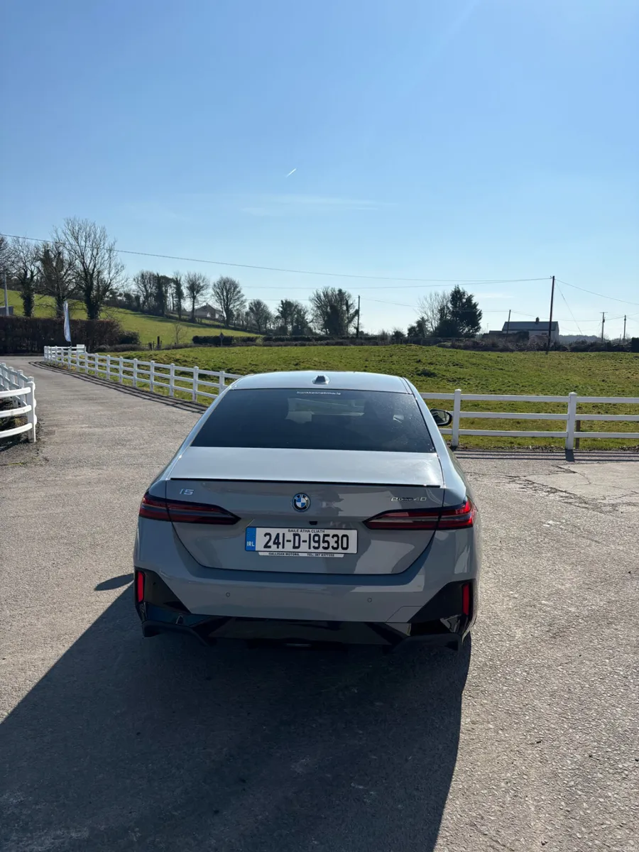 BMW i5 2024 Msport Pro - Image 3