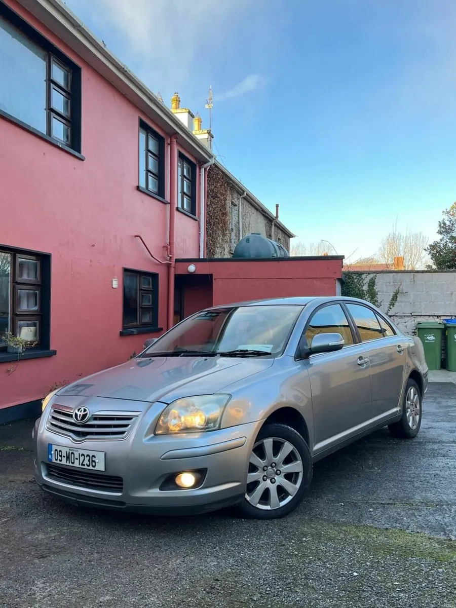 Toyota Avensis 2009 - Image 1