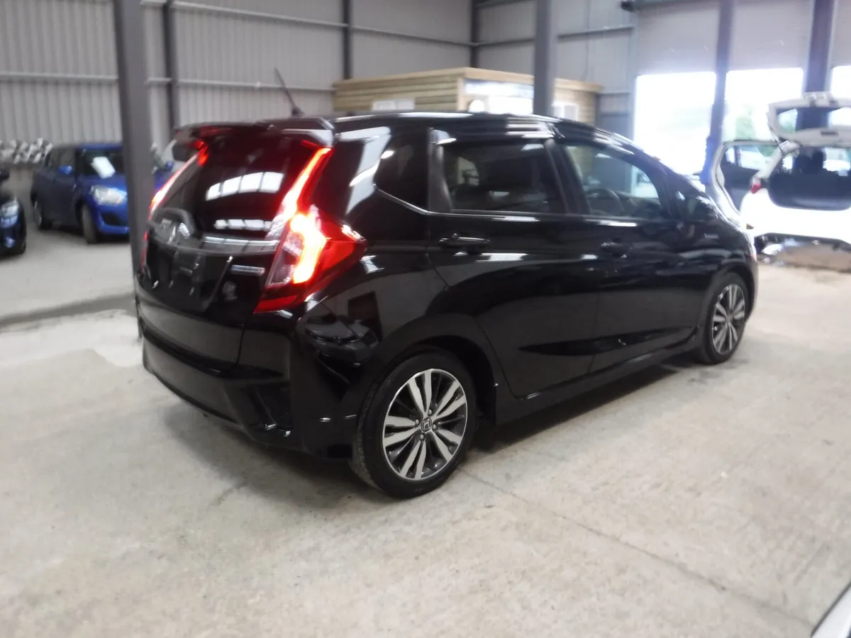 HONDA FIT 1.5 AUTO HYBRID S-SPEC ANDROID+CARPLAY - Image 3