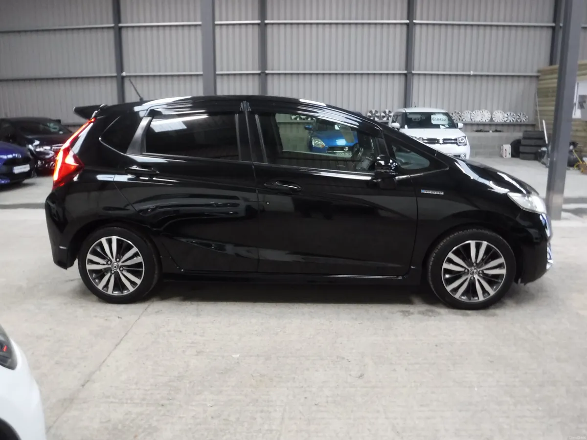HONDA FIT 1.5 AUTO HYBRID S-SPEC ANDROID+CARPLAY - Image 2