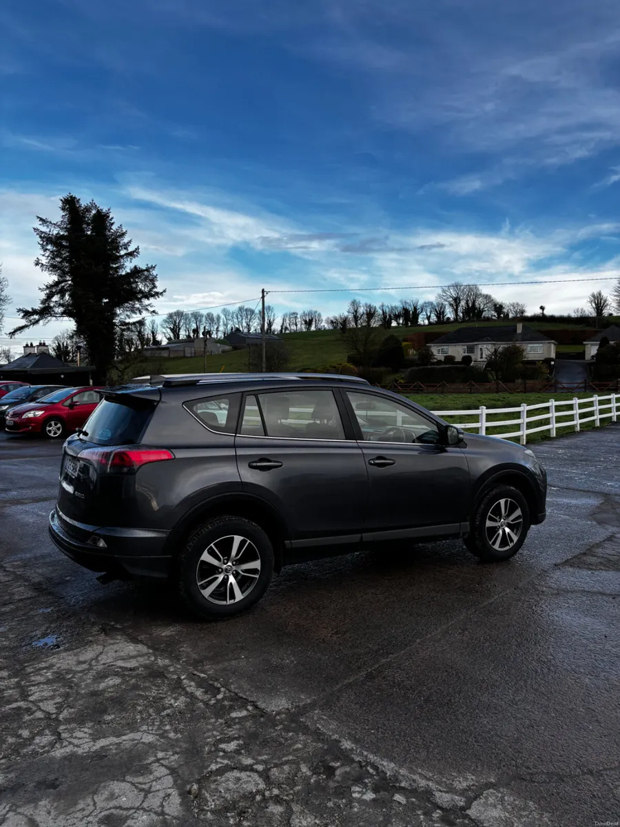 Toyota RAV4 2017 - Image 4