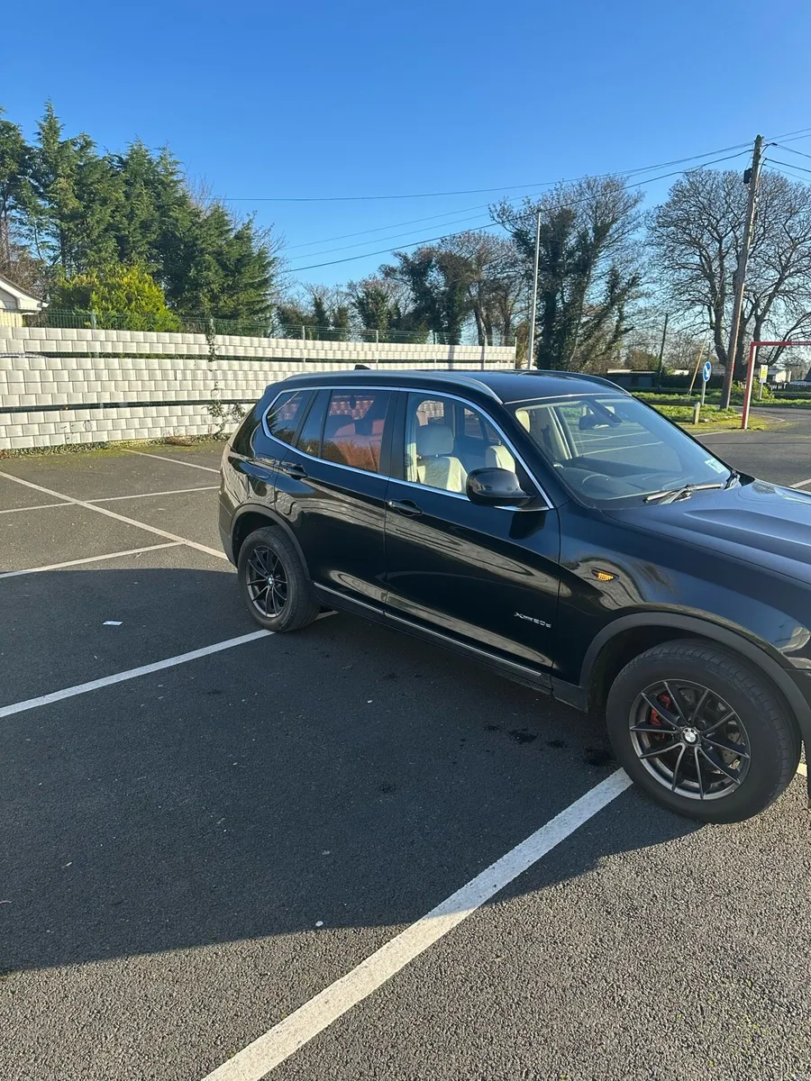 2011 BMW x3 xdrive - Image 2