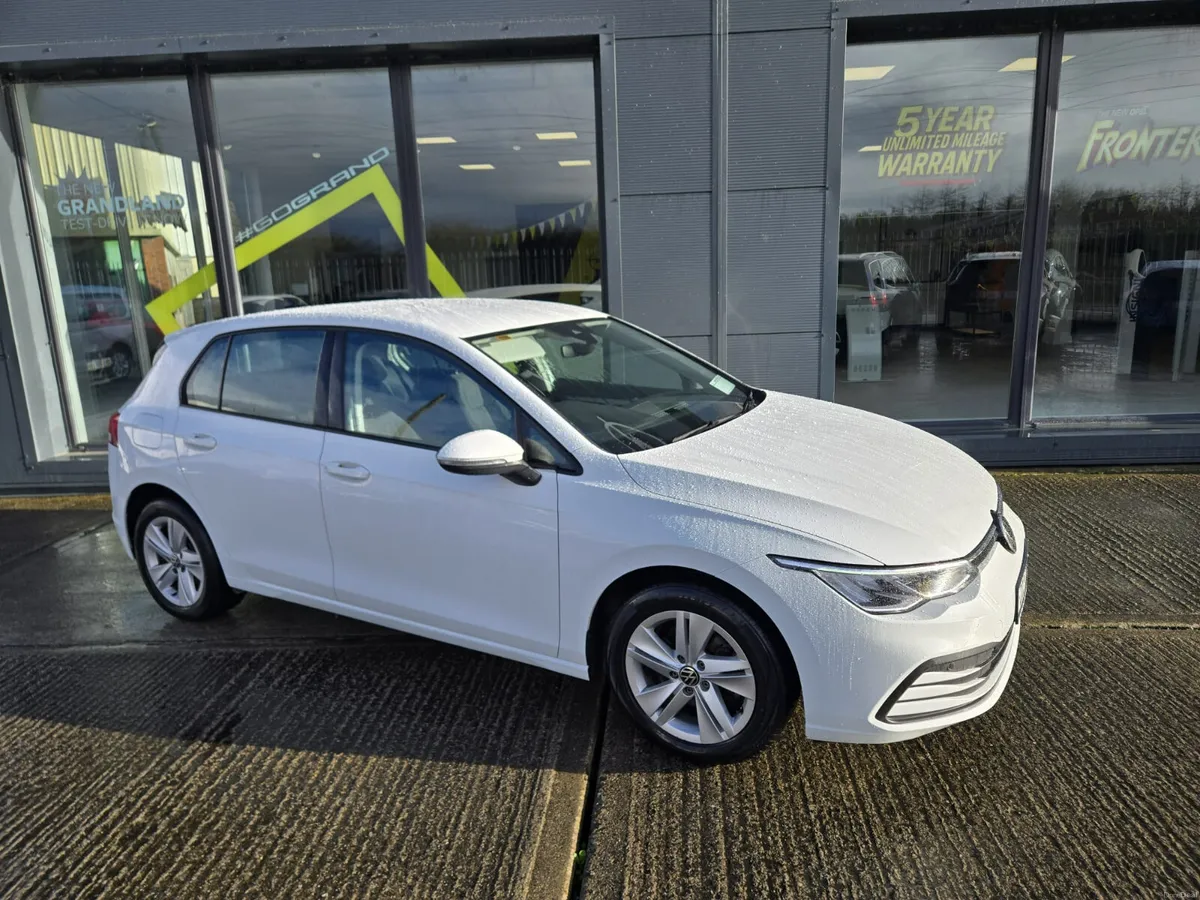 Volkswagen Golf 2.0 TDI 115HP Life - Image 3