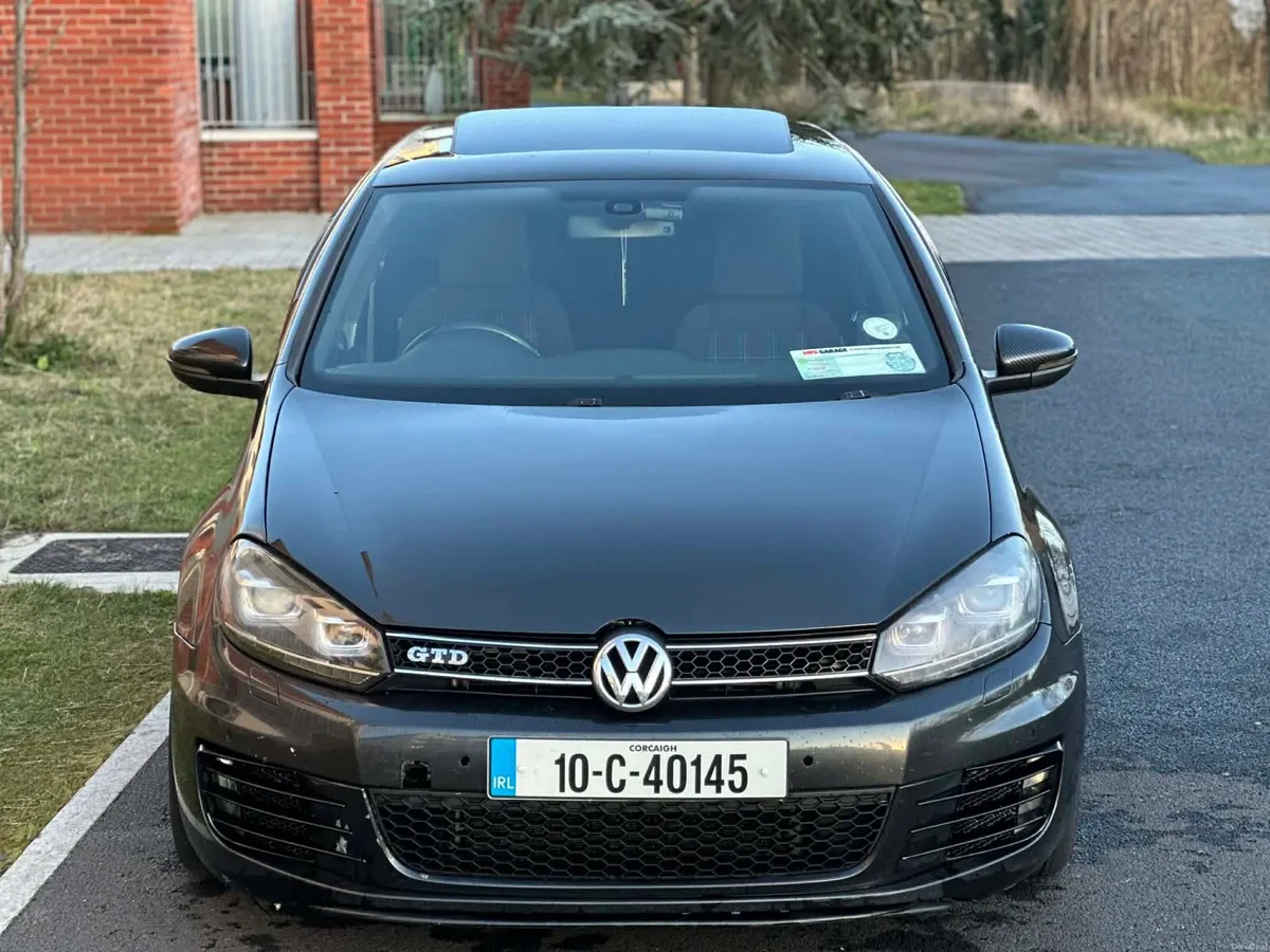 Vw Golf GTD Automatic sunroof Model - Image 2