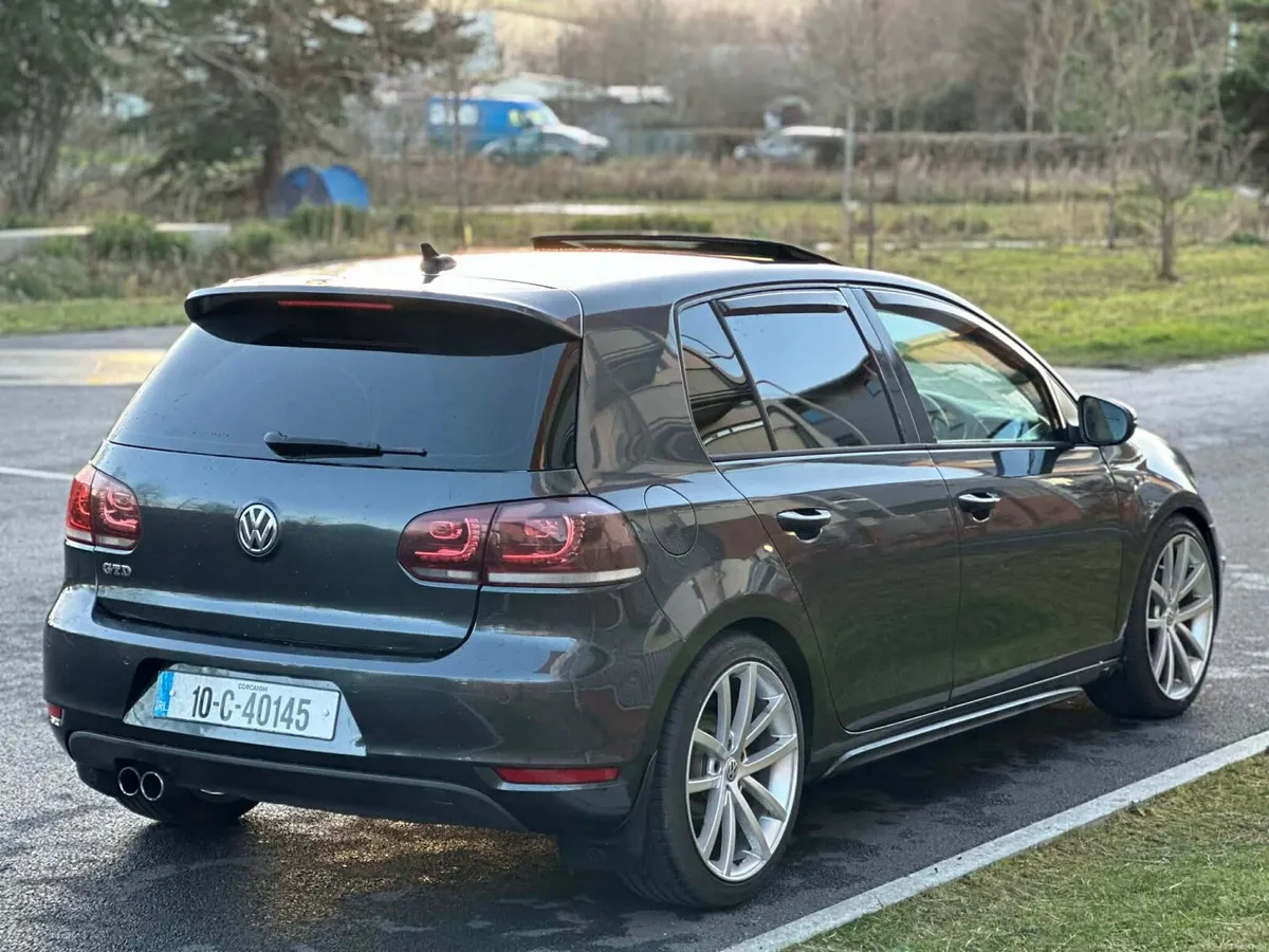 Vw Golf GTD Automatic sunroof Model - Image 3
