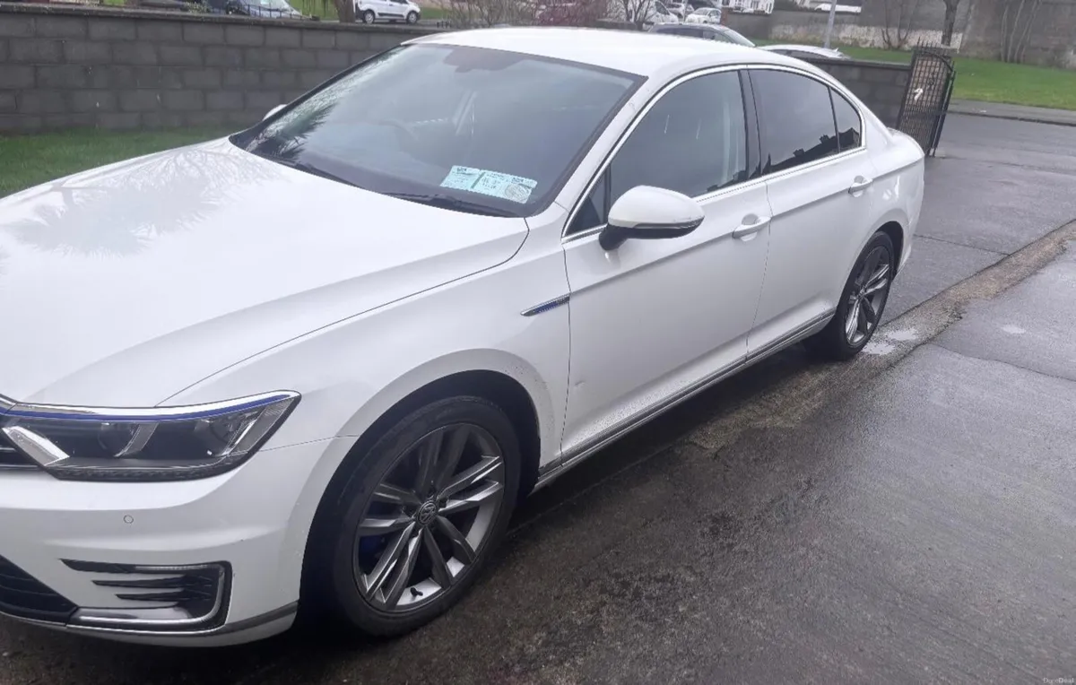Volkswagen Passat GTE 172D - Image 3