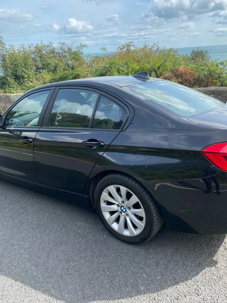 BMW 3-Series 2016 - Image 2