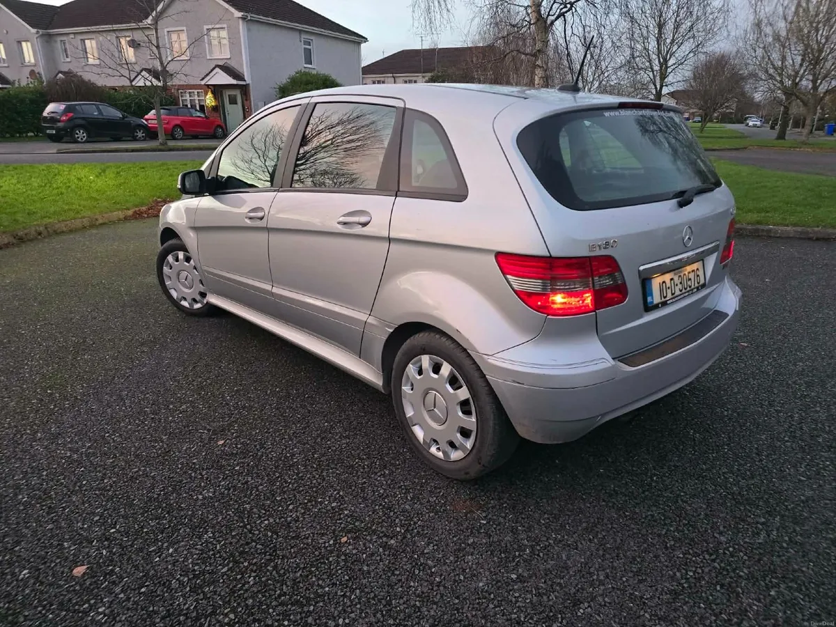 Mercedes-Benz B-Class 2010 - Image 2