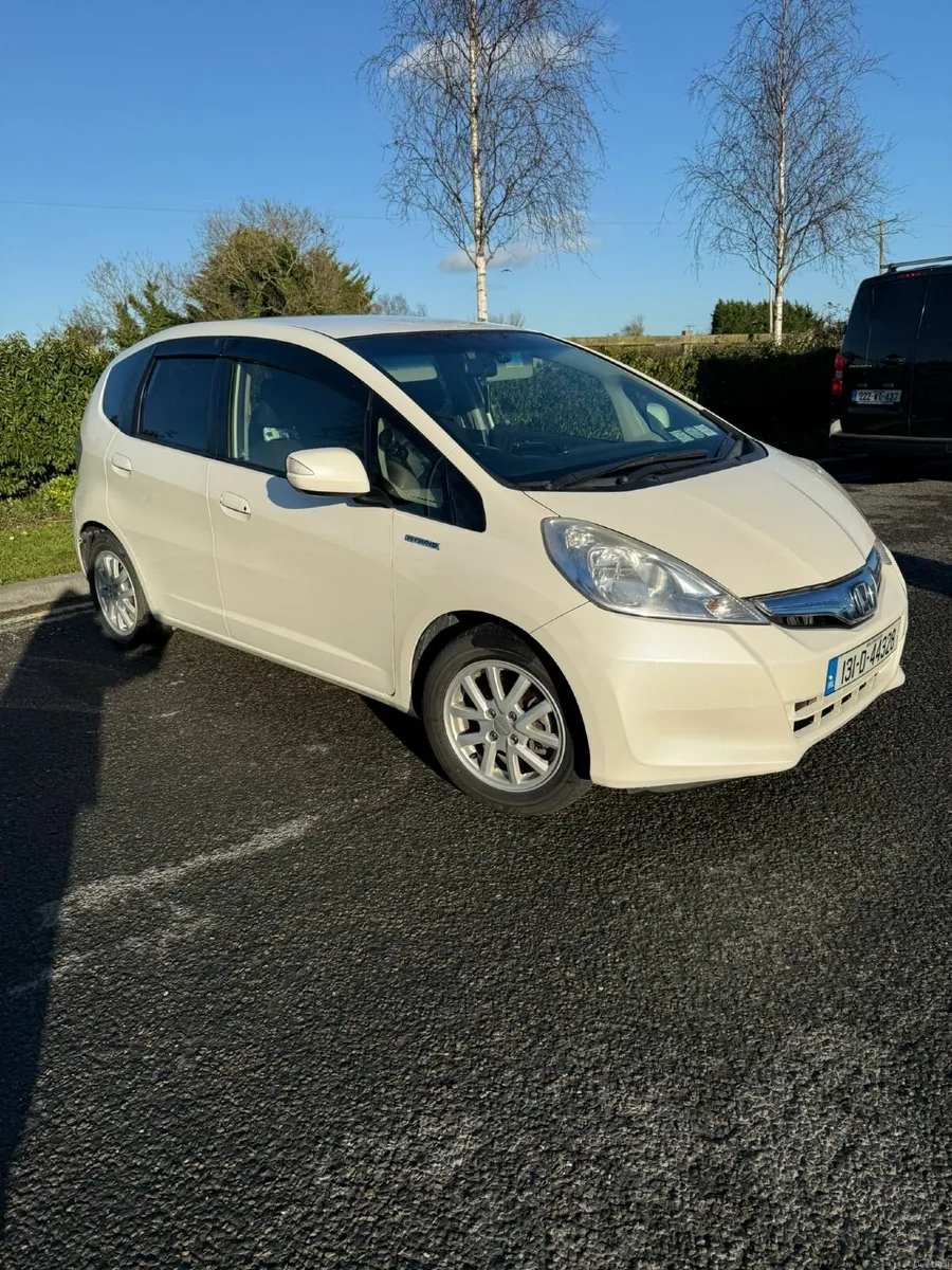 Honda Fit 2013 - Image 2