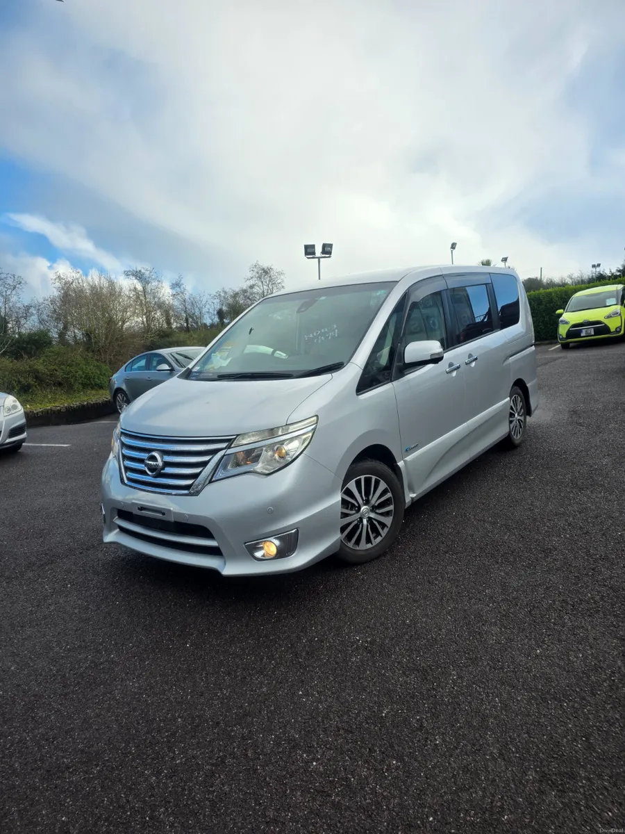 8 Seater Nissan Serena - Image 1