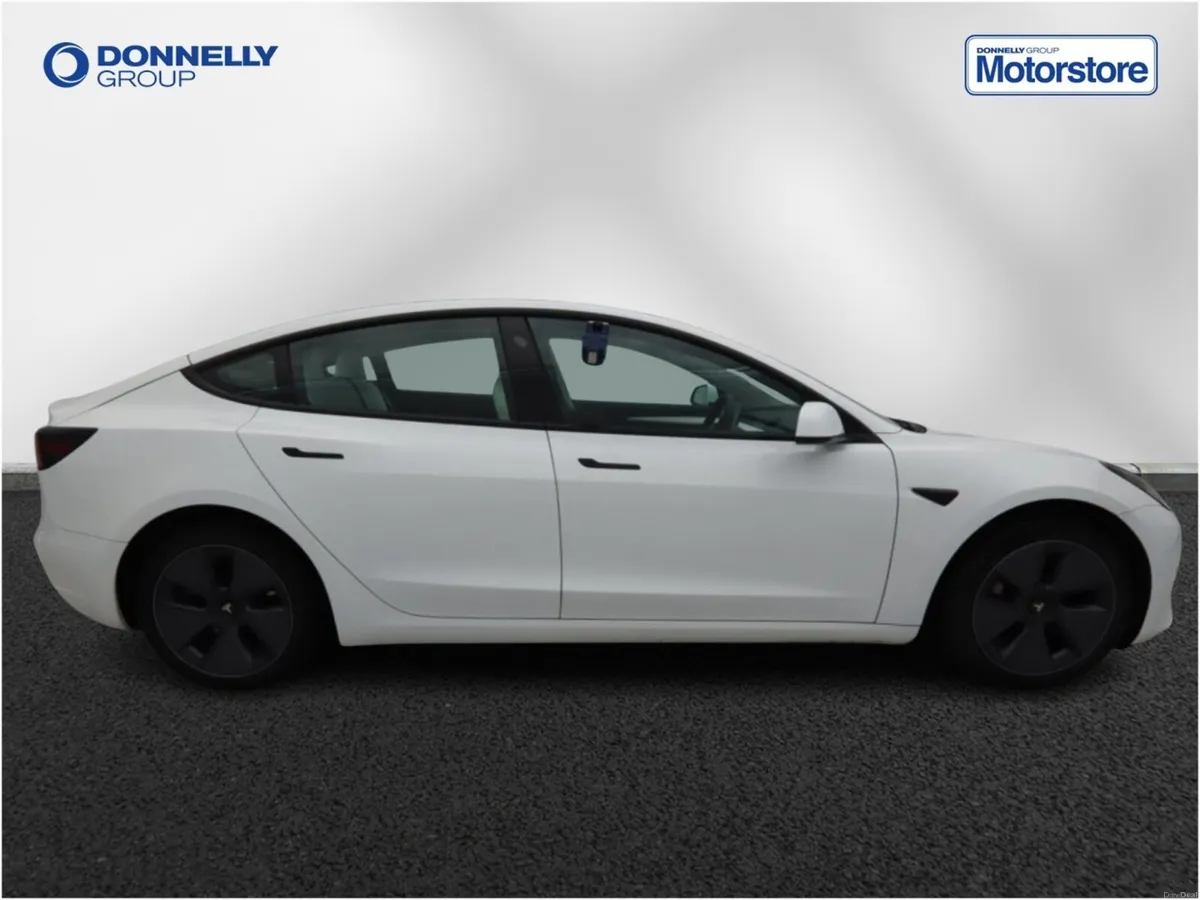 Tesla Model 3 Saloon - Image 3