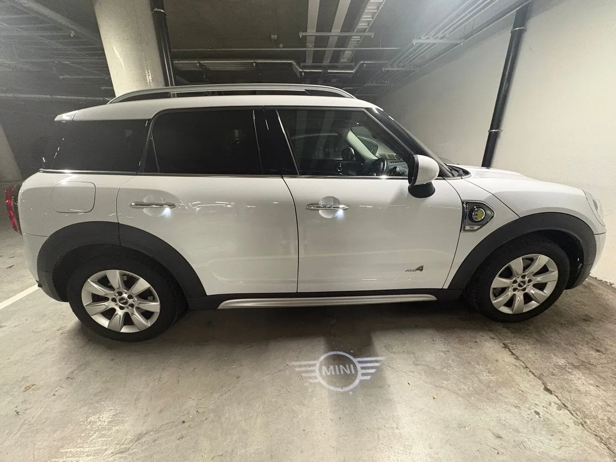 Mini Countryman Mint Condition - Image 1