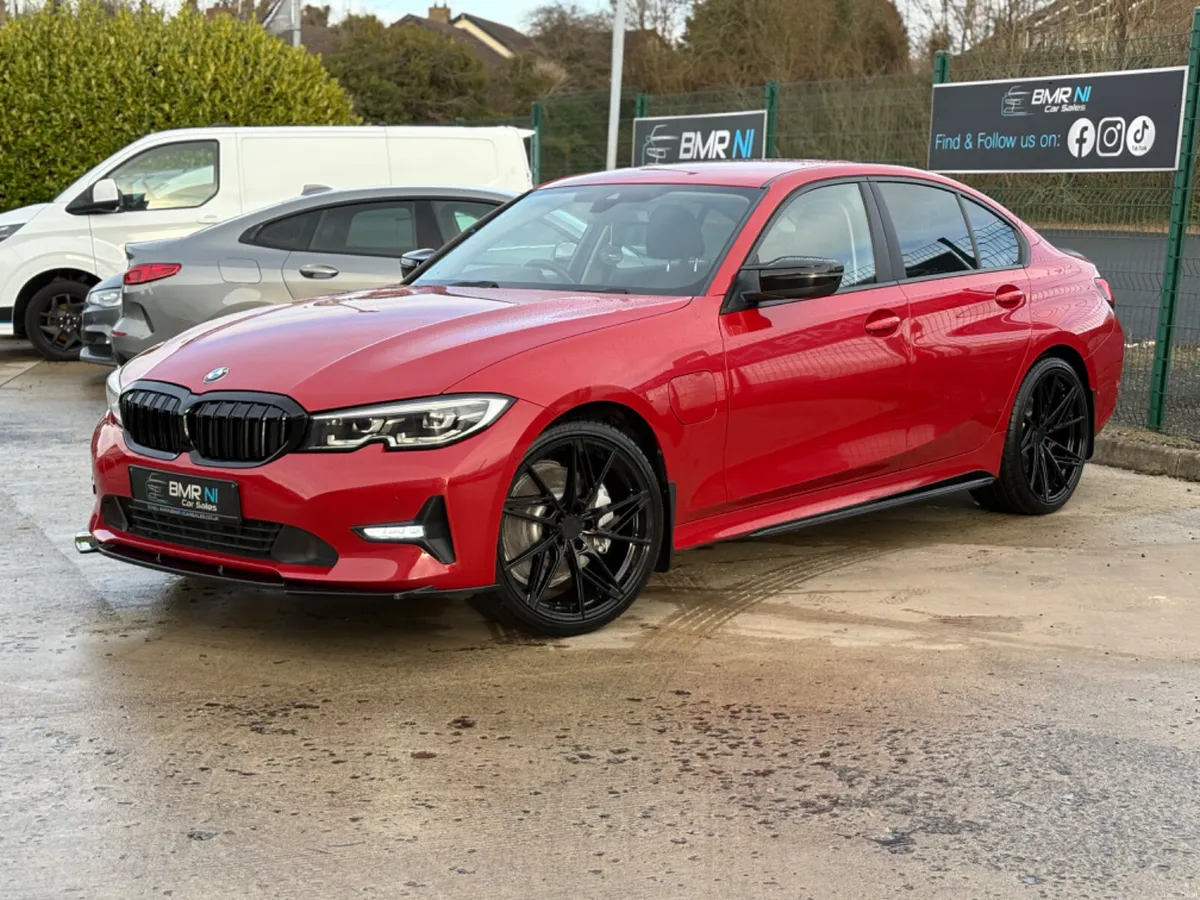 2019 BMW G20 330 AUTO HYBRID - Image 3