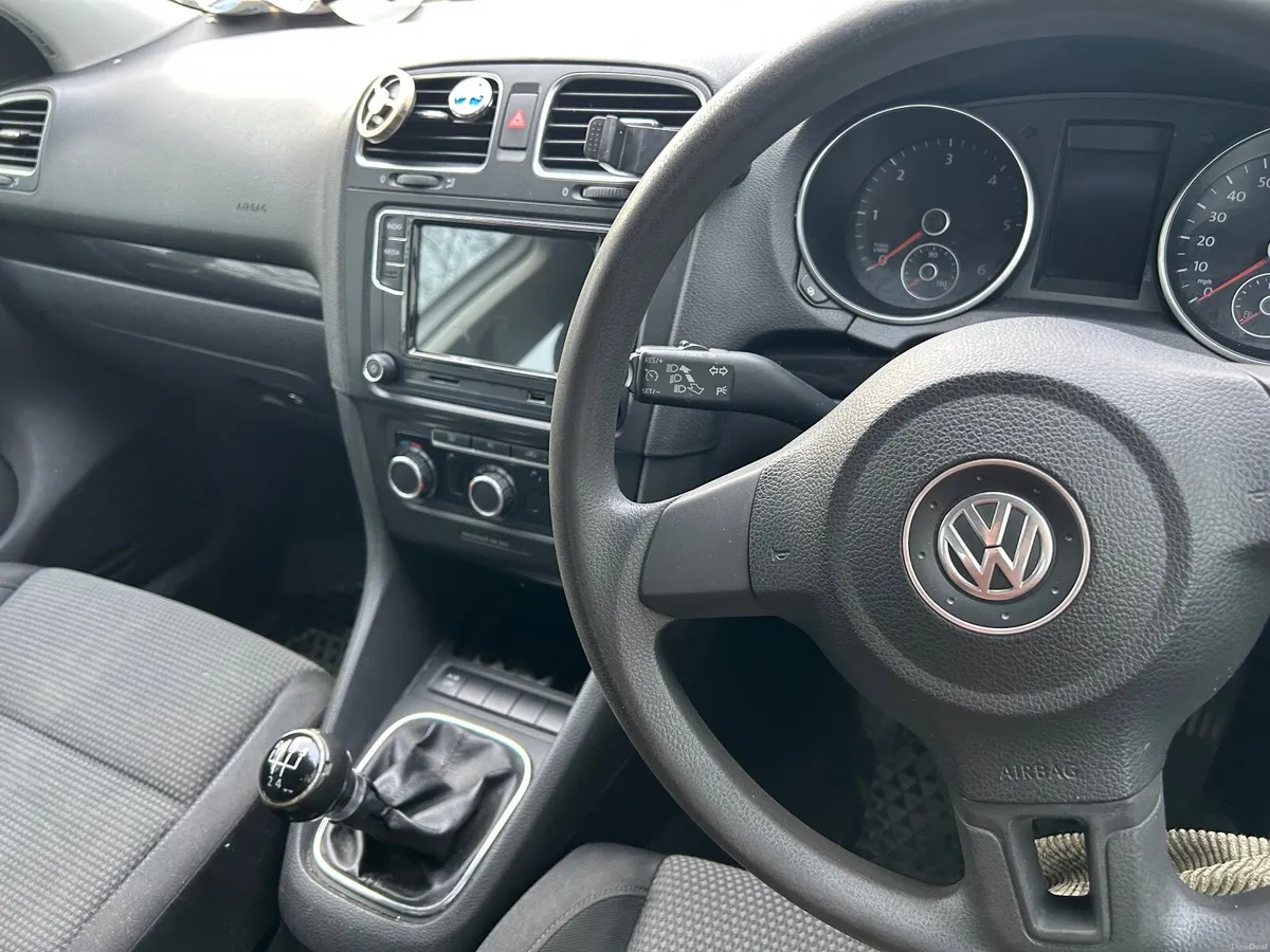 Volkswagen Golf 2009 - Image 4