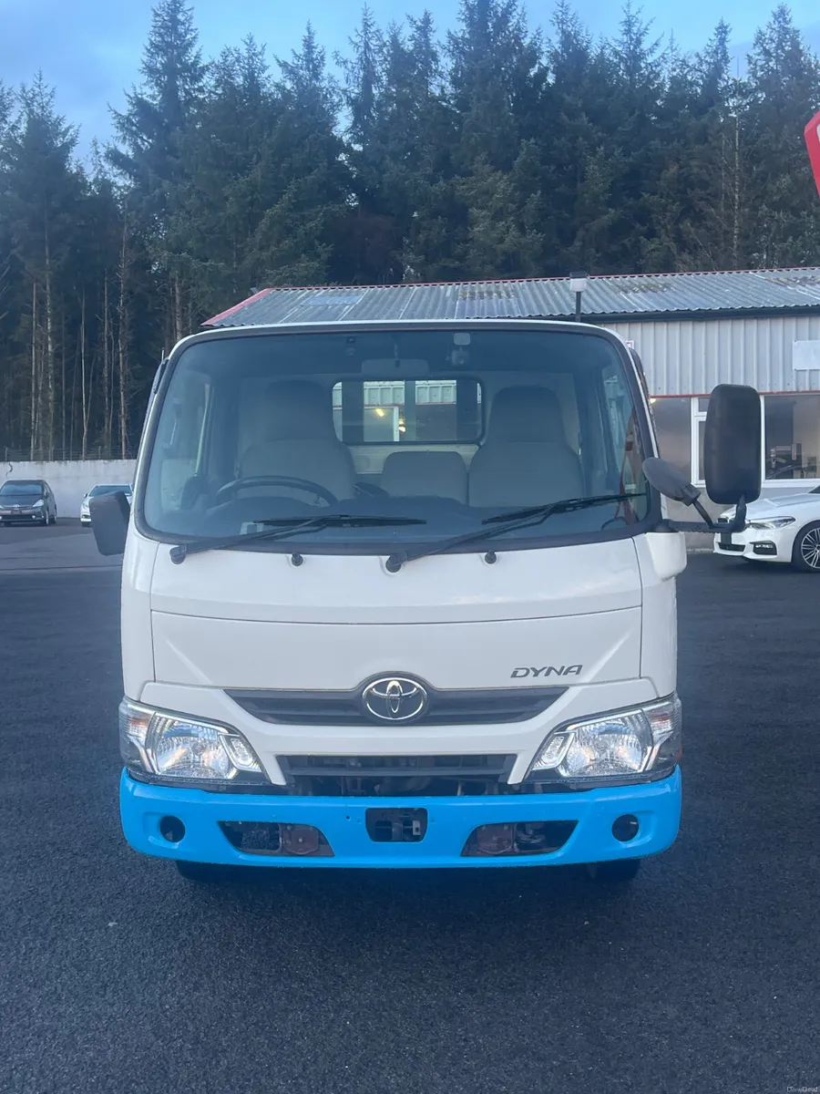 2019-1 Toyota Dyna - Image 2