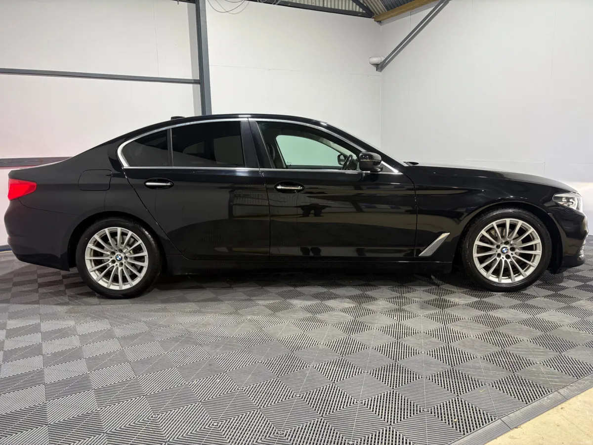 17 BMW 520D SE 2.0 Auto 190 Bhp - Image 4
