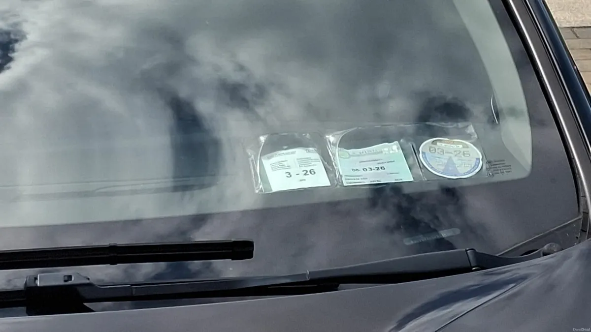 Vauxhall Astra 2016 Black Top - Image 2