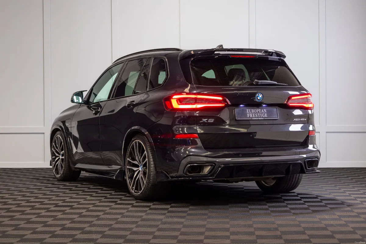 2022 BMW X5 X-Drive 45e M-Sport - Image 4