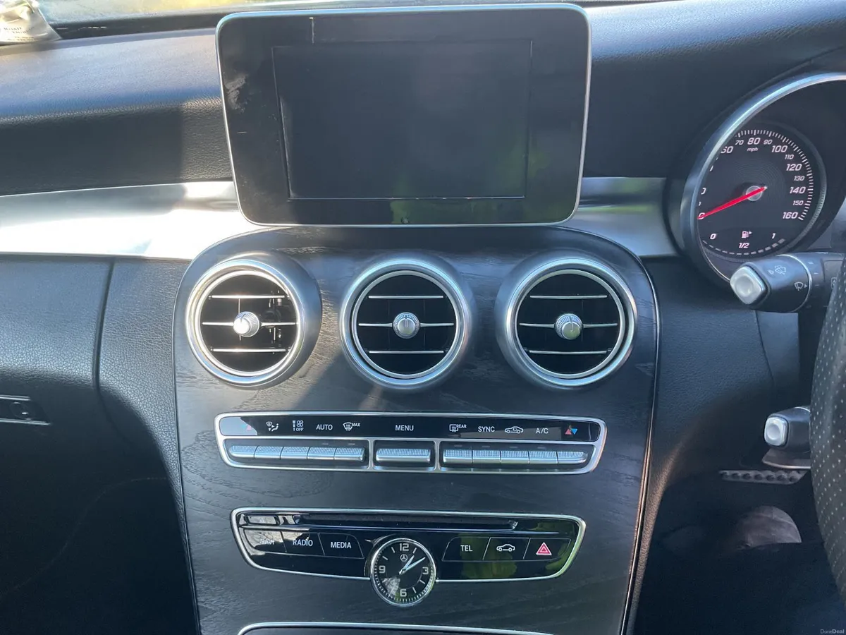 Mercedes-Benz C-Class 2018 For Auction - Image 4